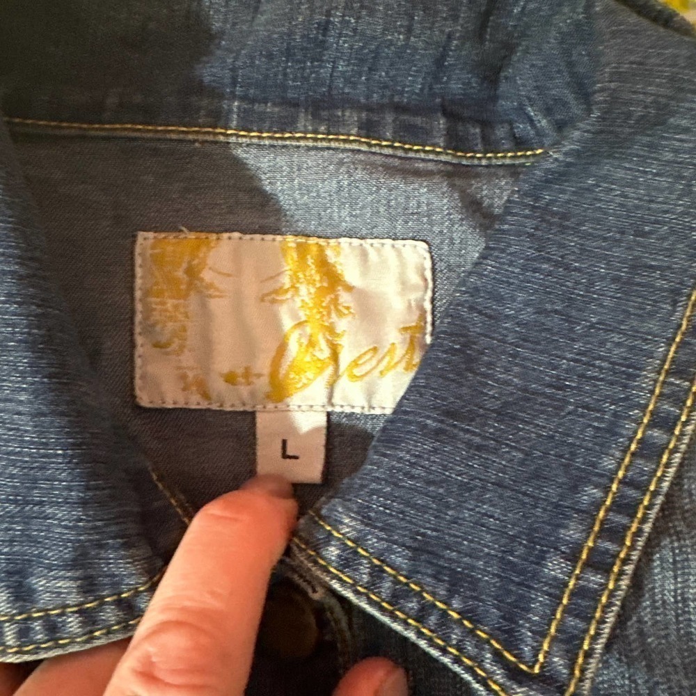 Crest jean jacket - Picture 2 of 3